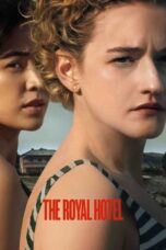 Nonton Film The Royal Hotel (2023) Streaming Subtitle Indonesia